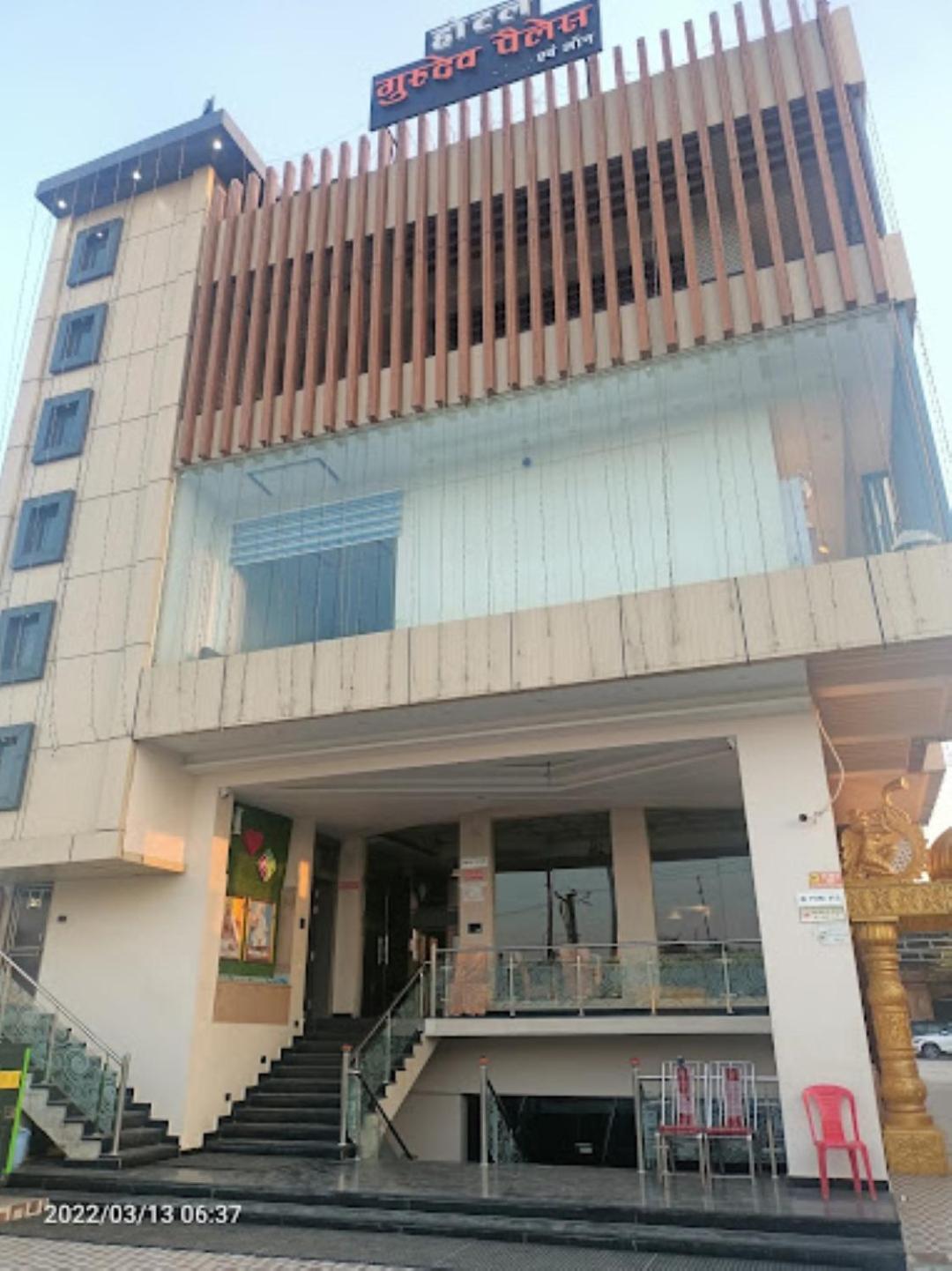 Guru Dev Palace Hotel & Lawn,Ayodhya Buitenkant foto