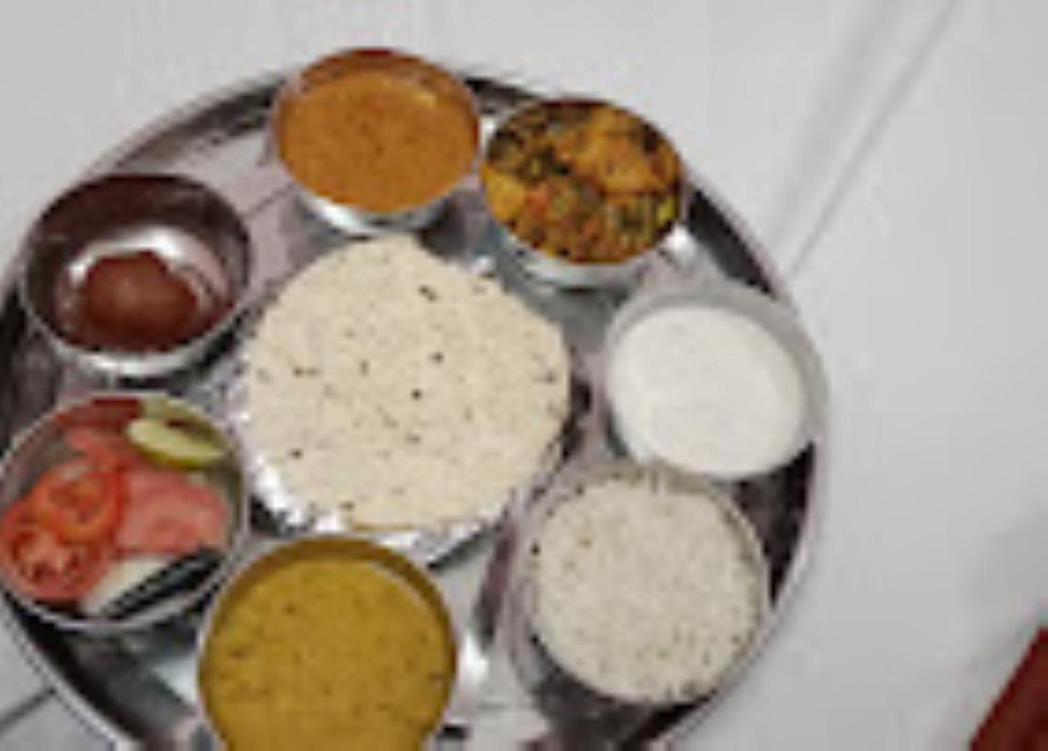 Guru Dev Palace Hotel & Lawn,Ayodhya Buitenkant foto