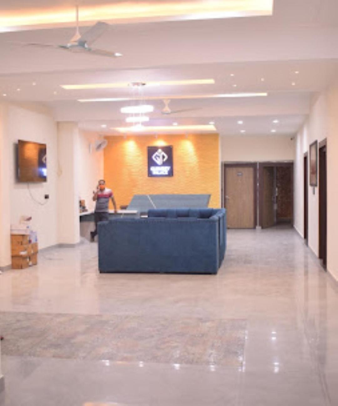 Guru Dev Palace Hotel & Lawn,Ayodhya Buitenkant foto
