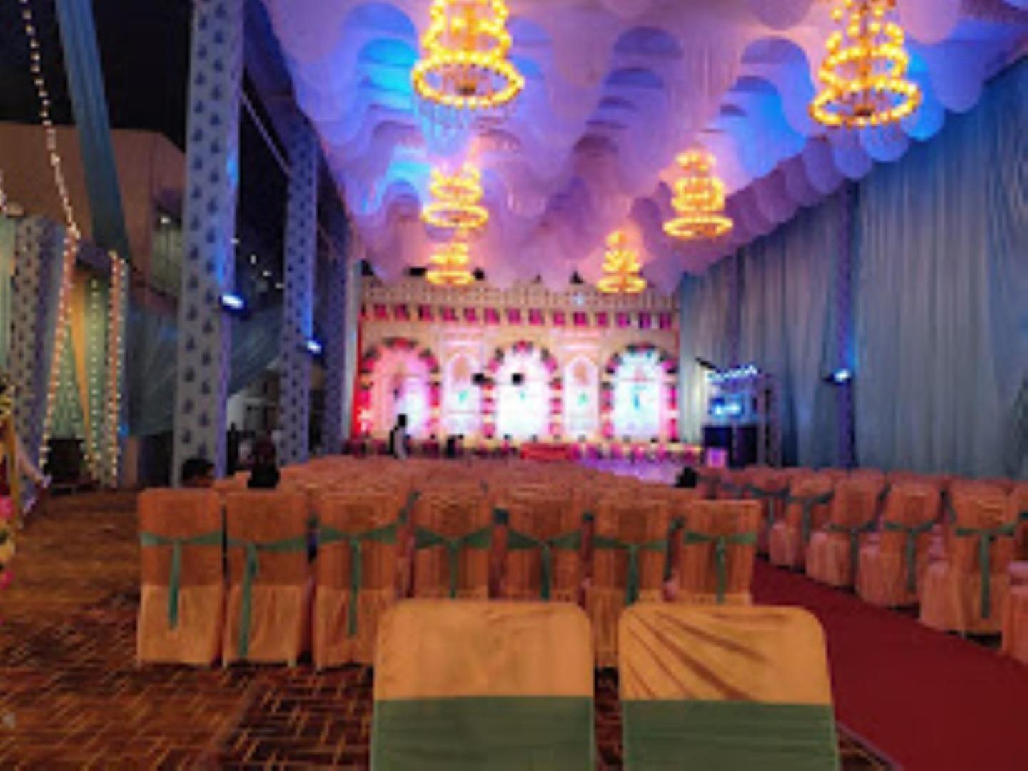 Guru Dev Palace Hotel & Lawn,Ayodhya Buitenkant foto