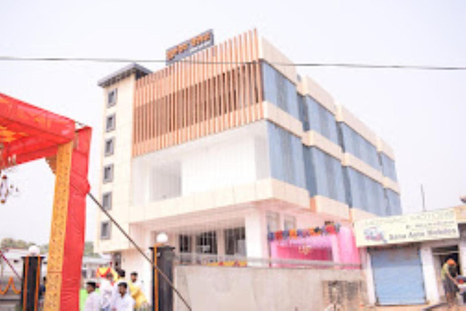 Guru Dev Palace Hotel & Lawn,Ayodhya Buitenkant foto